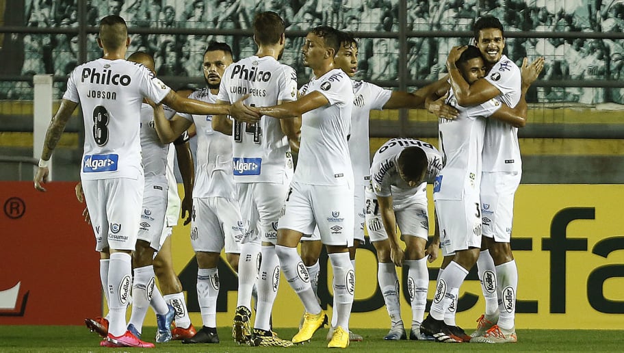 Santos recebe premiação da Conmebol; CBF 'come' quase R$ 1 milhão - 1