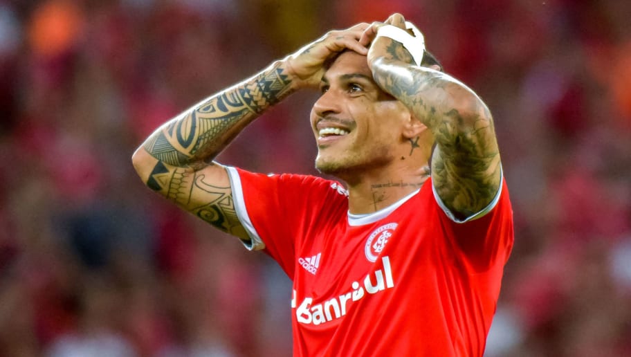 15 anos atrás... Paolo Guerrero relembra seu primeiro gol em Champions League - 1