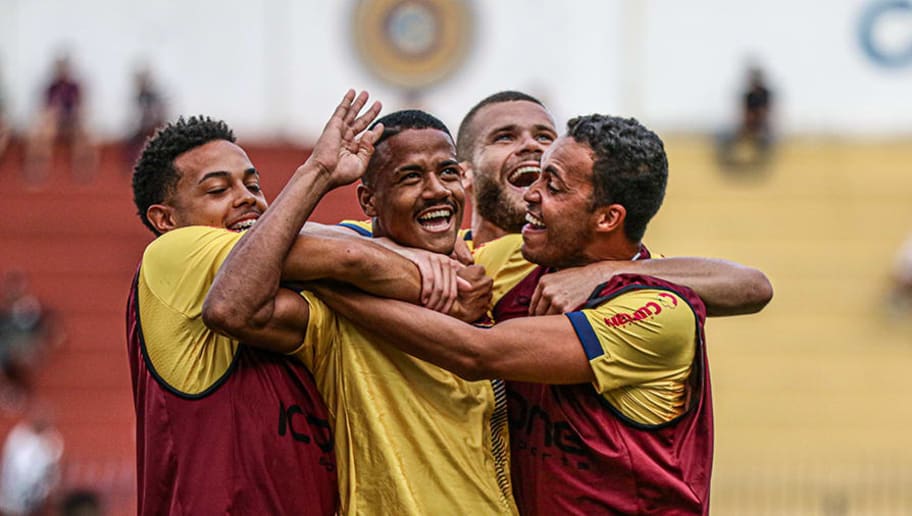 Vasco espera nesta segunda a chegada de dois reforços - 1