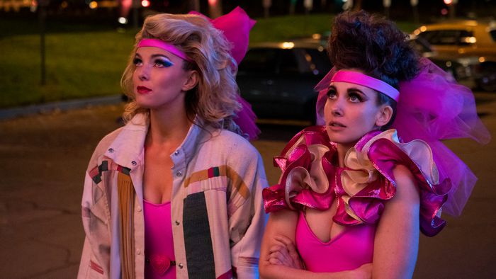 Após cancelamento, elenco de Glow pede que Netflix finalize história em um filme - 1