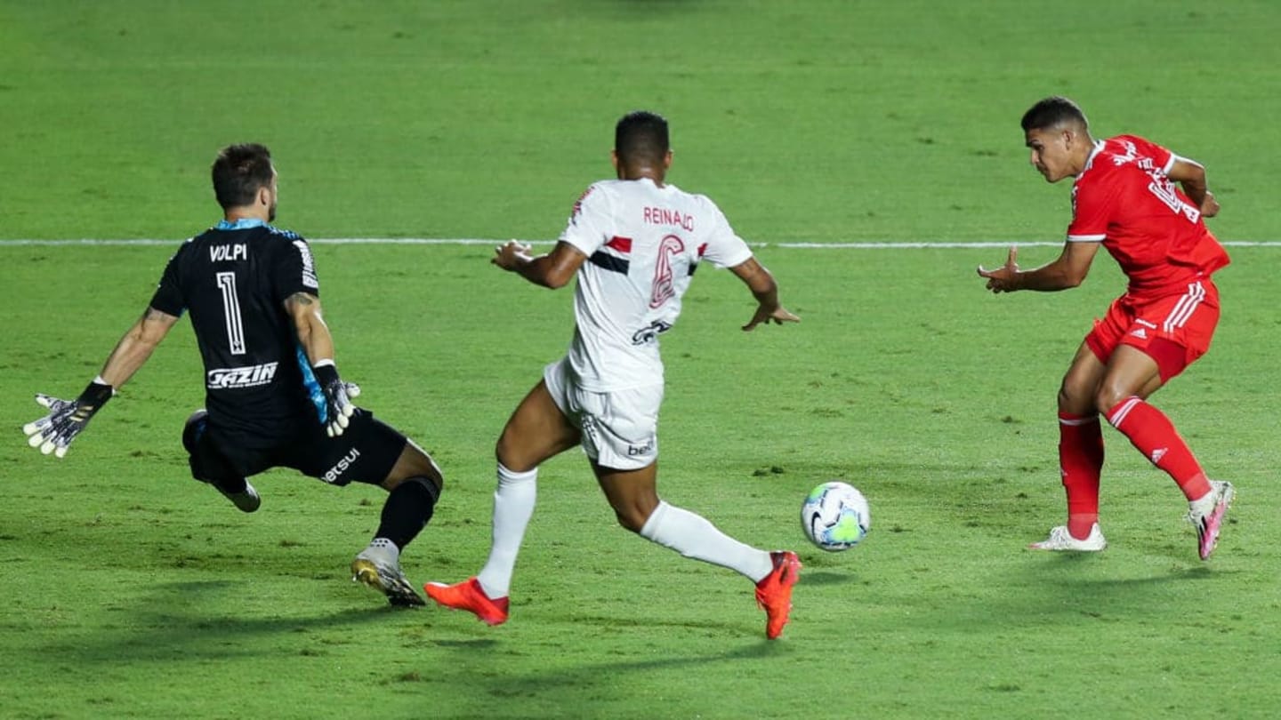 4 erros do São Paulo na goleada sofrida diante do Inter - 3