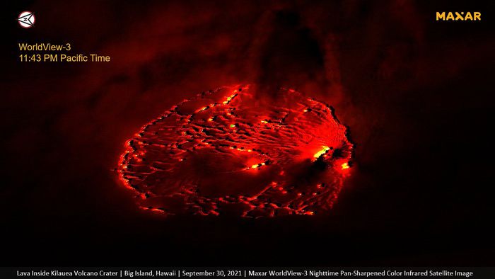 Erupção do vulcão Kilauea é fotografada do espaço; veja imagens - 1