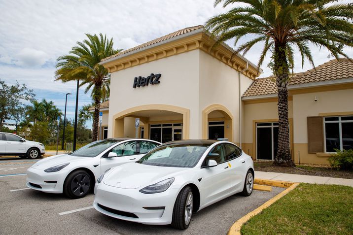 Hertz compra 100 mil carros da Tesla