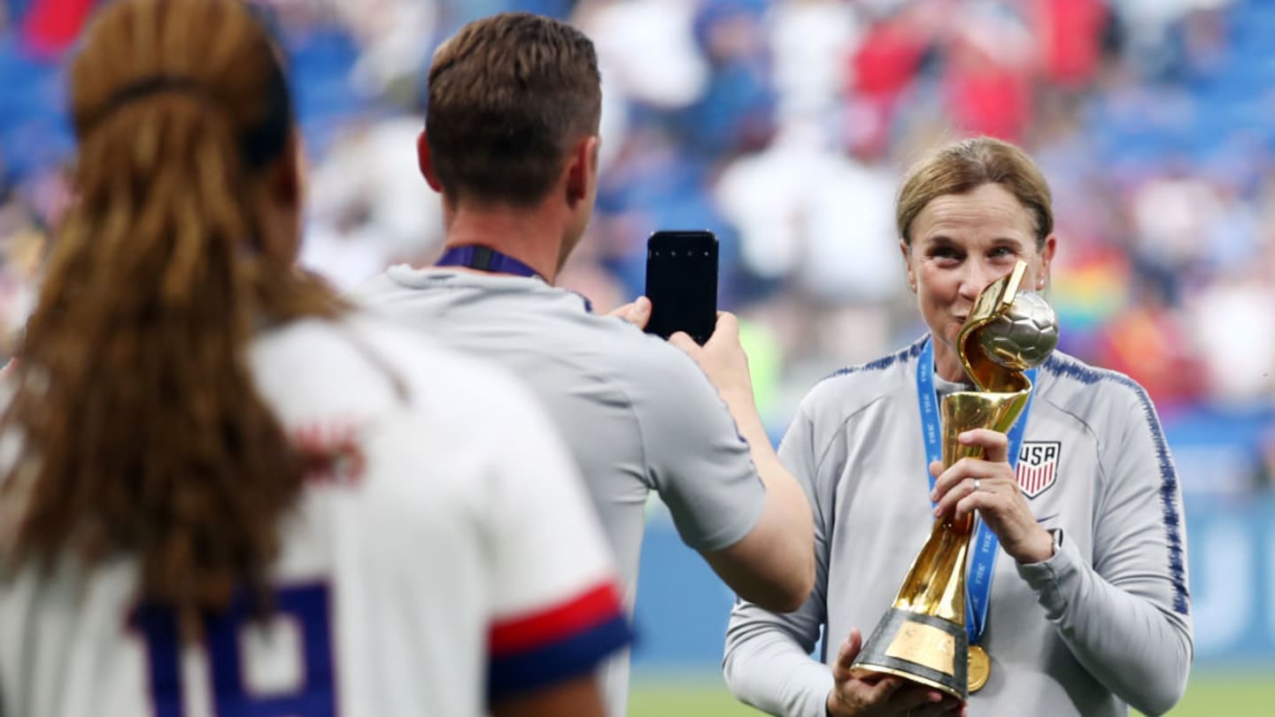 Jill Ellis explica importância da Copa do Mundo a cada dois anos e avalia trabalho de Pia na seleção - 2