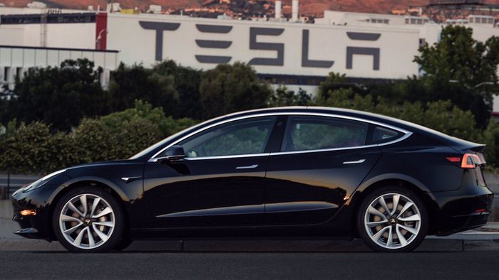 Uber vai ter 50 mil carros elétricos da Tesla rodando nos EUA - 1