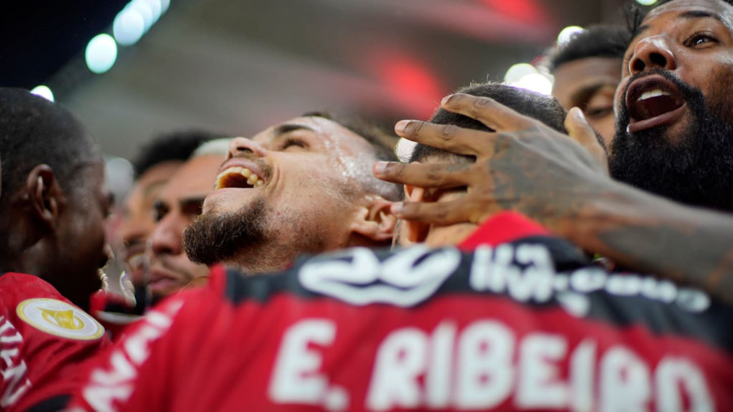 Flamengo x Santos: onde assistir, prováveis escalações, hora e local; Flamengo busca técnico, e Santos visa G-8 - 2