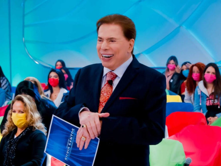 Silvio Santos surge de pijama e celebra 91 anos em Miami - 1