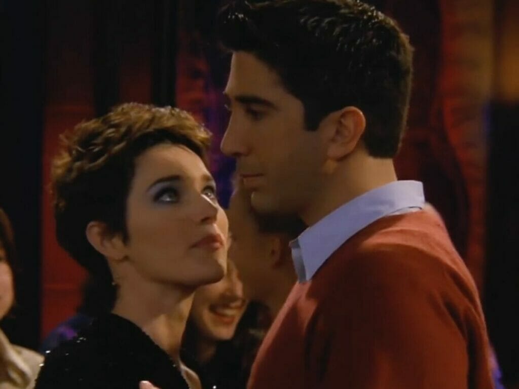 Angela Featherstone com David Schwimmer em Friends