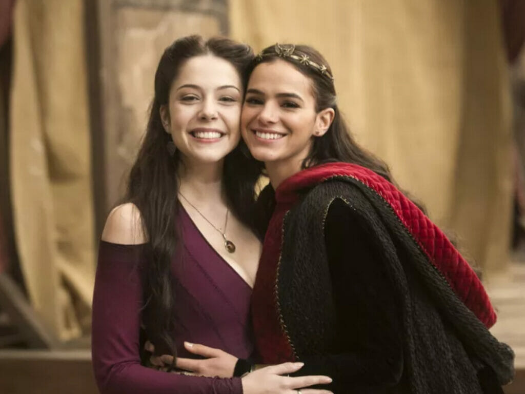 Bia Arantes e Bruna Marquezine em Deus Salve o Rei (Divulgação Globo)