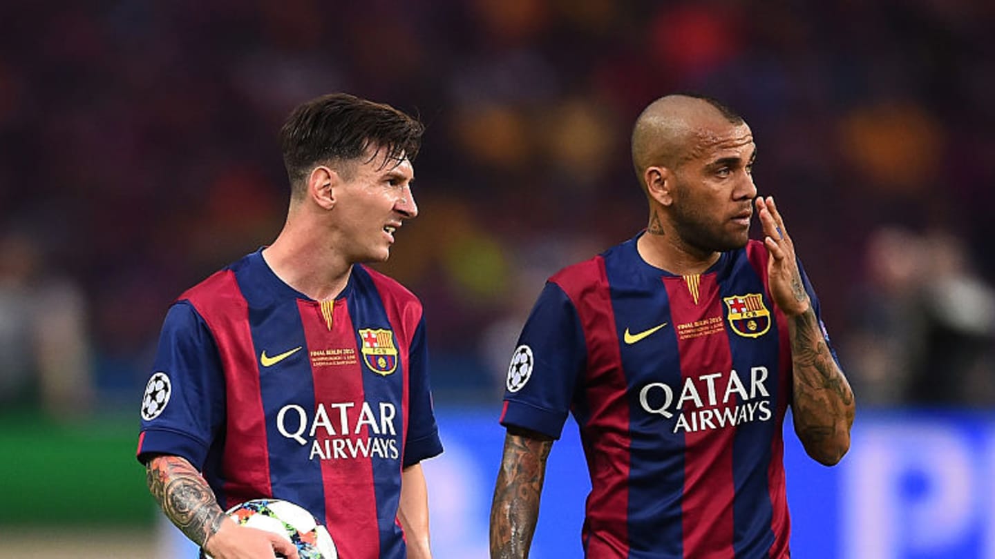 Daniel Alves é direto ao falar sobre momento do amigo Lionel Messi: 'Está fora do seu lugar' - 1