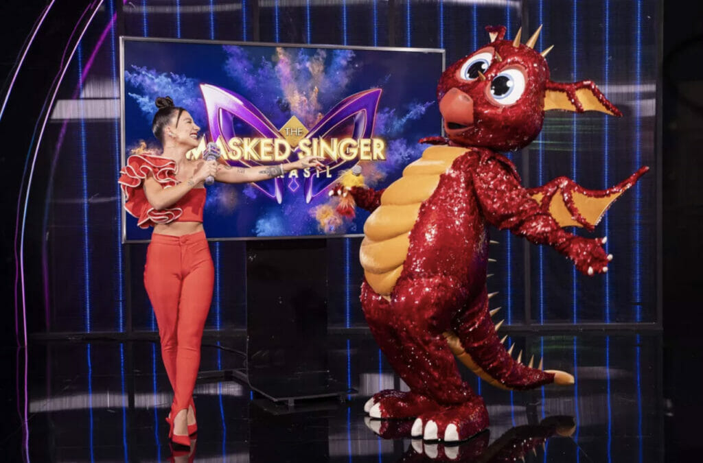 Dragão no palco do The Masked Singer Brasil (Divulgação)