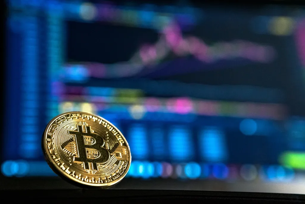 Bitcoin chega a US$ 28,5 mil, menor preço dos últimos 16 meses - 2