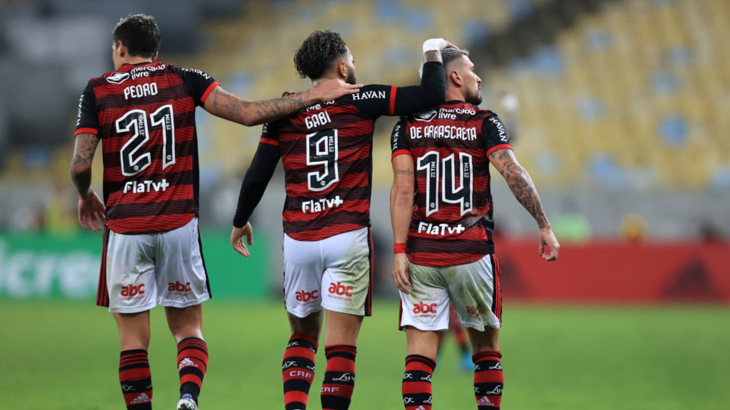 Quais eram os titulares de Flamengo e Athletico-PR no último duelo entre eles pela Copa do Brasil? - 1