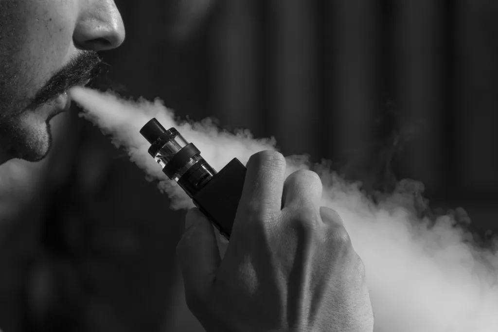 Estudo reforça que trocar cigarro por vape reduz riscos à saúde - 2