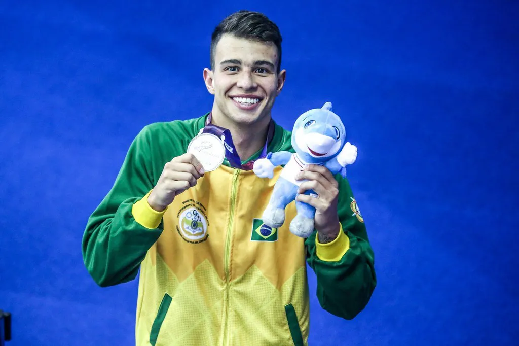 Pedro Spajari é um nadador e medalhista de ouro dos jogos pan-americanos, portador da Síndrome de Klinefelter — mediante autorização, ele realizou reposição hormonal e mitigou os sintomas (Imagem: Pedro Ramos/Ministério da Cidadania/CC-BY-3.0)