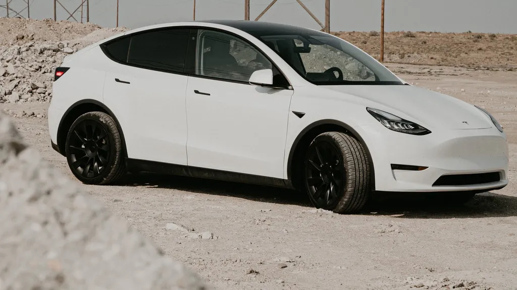 Carro desgovernado da Tesla mata duas pessoas na China - 2