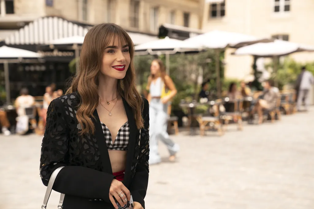 Crítica Emily in Paris | Temporada 3 continua conquistando com charme parisiense - 2