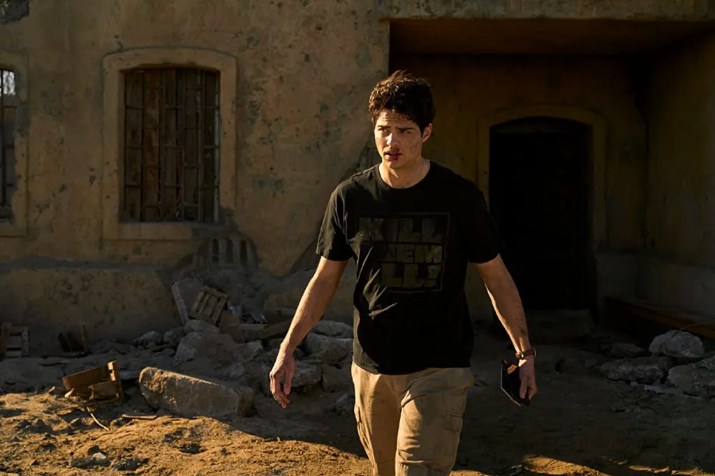 Crítica Recruta | Série com Noah Centineo promete impactar, mas é só razoável - 6