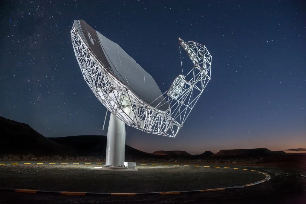 Radiotelescópio MeerKAT vai procurar sinais de vida alienígena em estrelas - 2