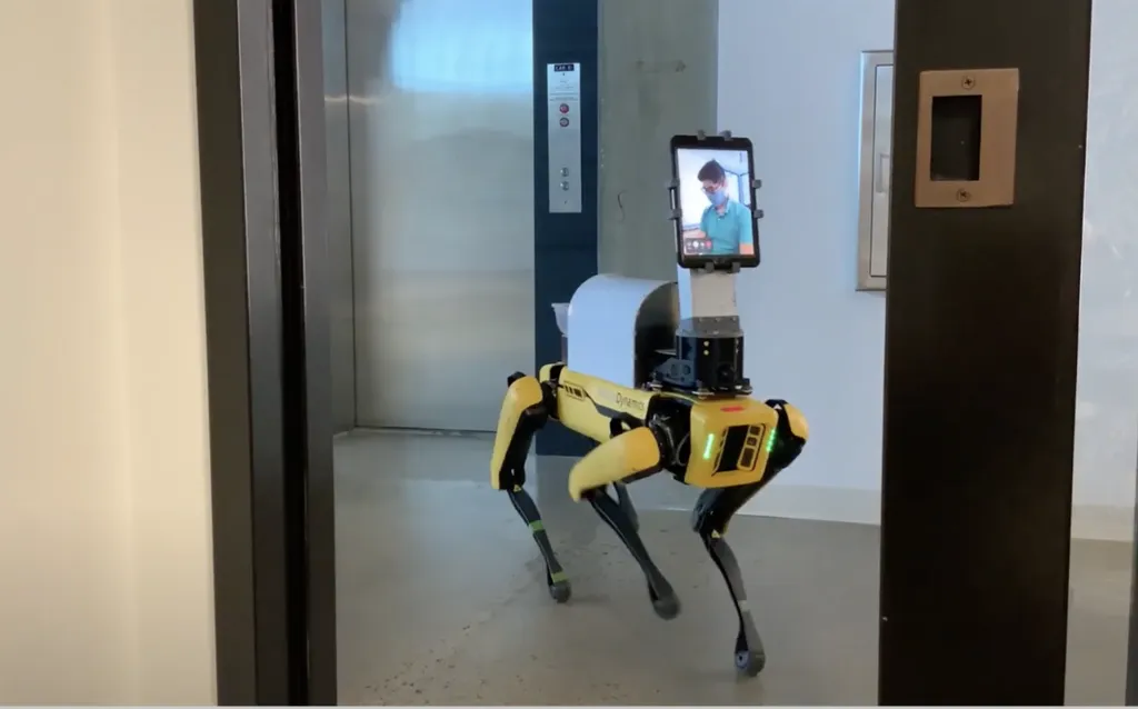 Robô da Boston Dynamics interage com pacientes em hospital nos EUA - 3