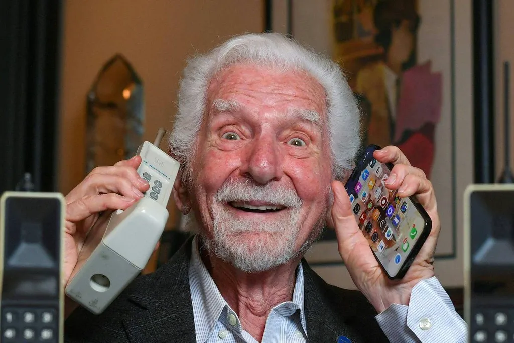 Martin Cooper | Quem inventou o celular? - 3