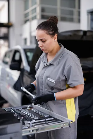 Renault inaugura concessionária 100% feminina