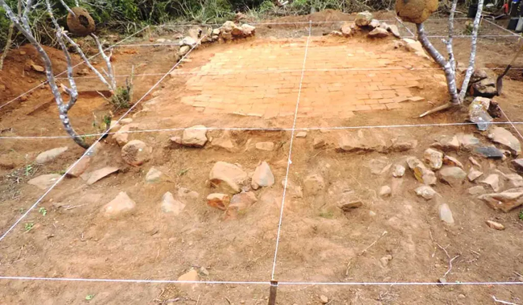 Local onde ficava a antiga padaria do Garimpo Prateado, em Campo Formoso, onde foram encontrados os pães mumificados (Imagem: LAP/Campus VII/Divulgação)