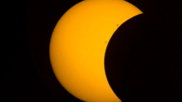 Fotos do eclipse solar: confira imagens do evento astronômico de outubro - 1