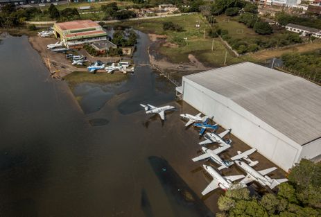 Porto Alegre (RS), 25/05/2024 - Aeroporto Salgado Filho (POA) continua alagado pelas enchentes que atinge o estado. Foto: Rafa Neddermeyer/Agência Brasil