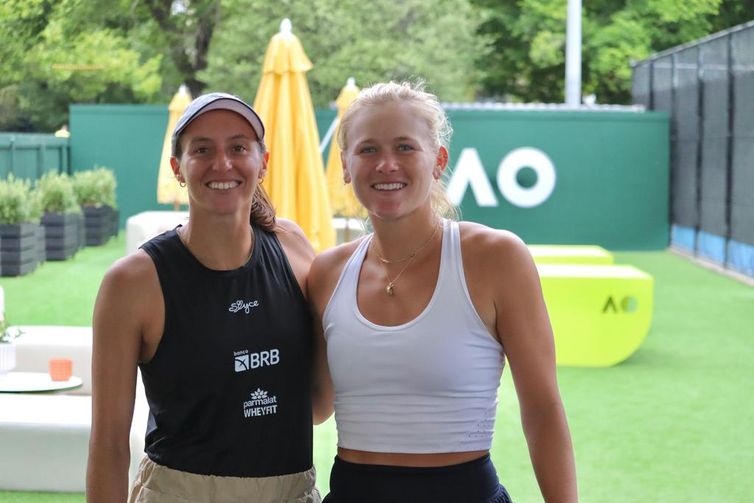 Dupla da brasileira Luisa Stefani com norte-americana Peyton Stearns avança às oitavas do WTA 1000 de Doha, ao vencer na estreia em 09/02/2025