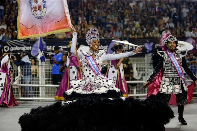 São Paulo (SP), 09/03/2025 - Carnaval 2025 - Sambódromo do Anhembi, desfile das Campeãs do carnaval de São Paulo. Escola de Samba Rosas de Ouro. Foto: Paulo Pinto/Agência Brasil